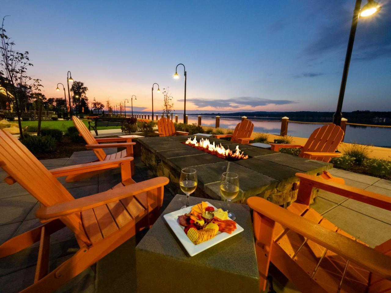 Chautauqua Harbor Hotel - Jamestown Celoron Exteriör bild